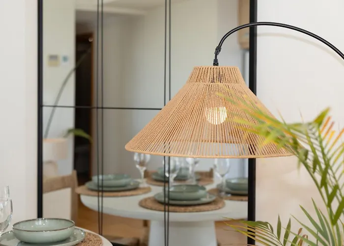 Guestready - Modern Flat With Terrace In 아파트 *